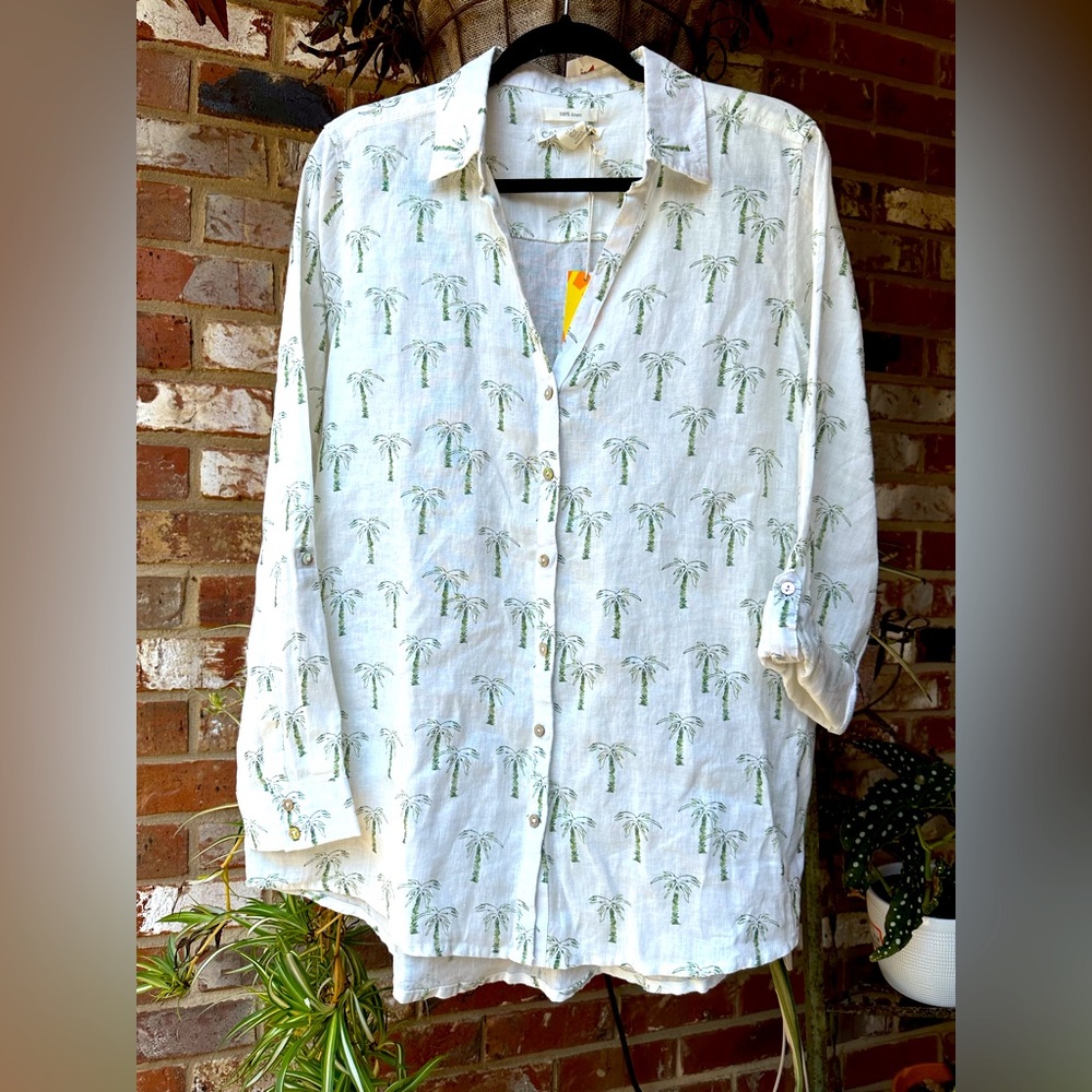 100% linen NWT C&C California linen v neck blouse. Size medium